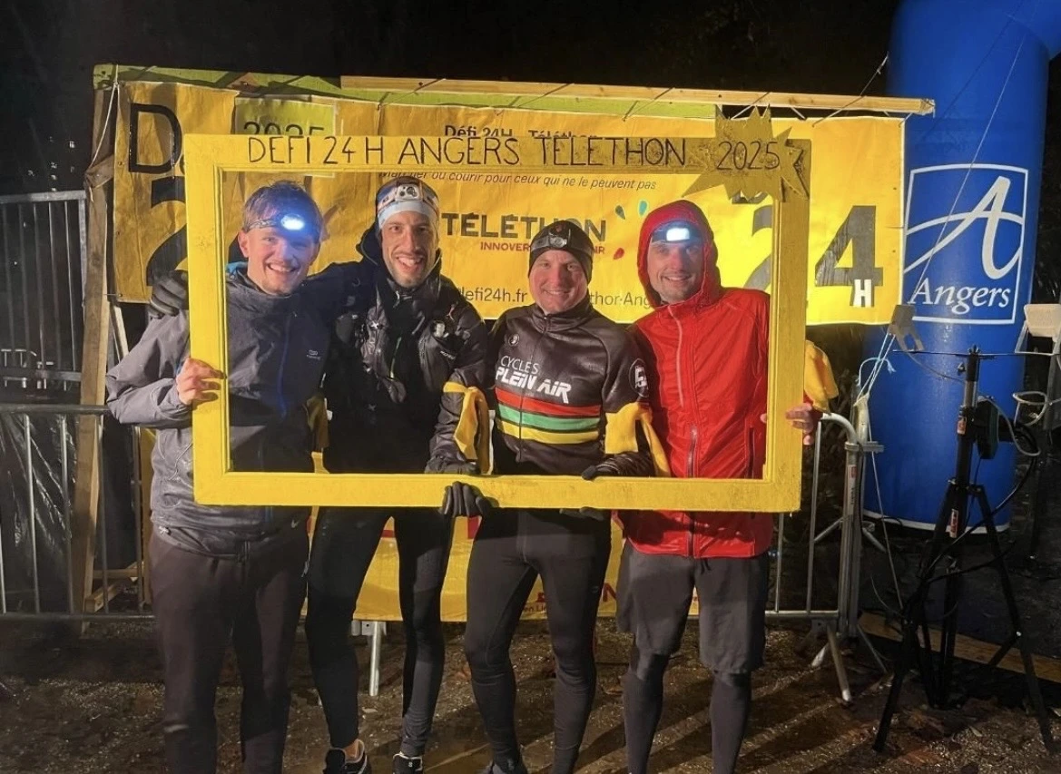 Marius, Alexandre, Julien et Benoît durant leurs participation au Défi 24h pour le Téléthon à Angers