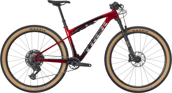 Photo du VTT Trek Supercaliber Sl 9.6 en rouge et noir